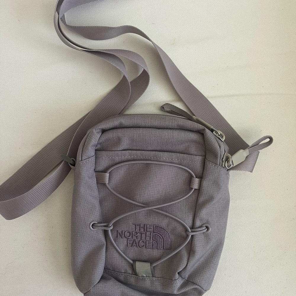 The North Face Small Crossbody Belt Bag in light lavender NWOT